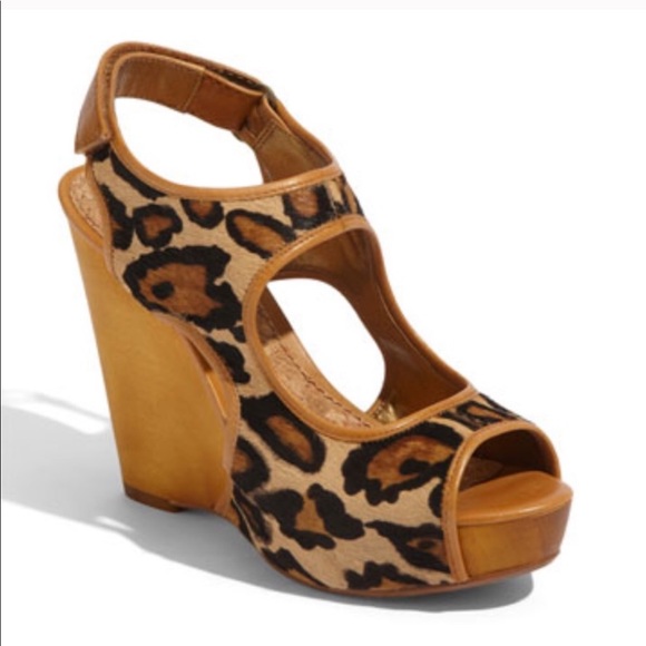 Steve Madden Leopard Wedges - Picture 1 of 7